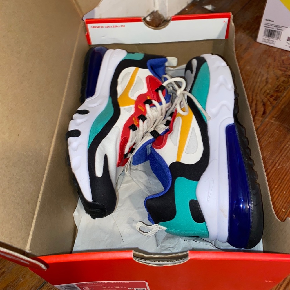 Nike Air Max 270 React Youth size 5